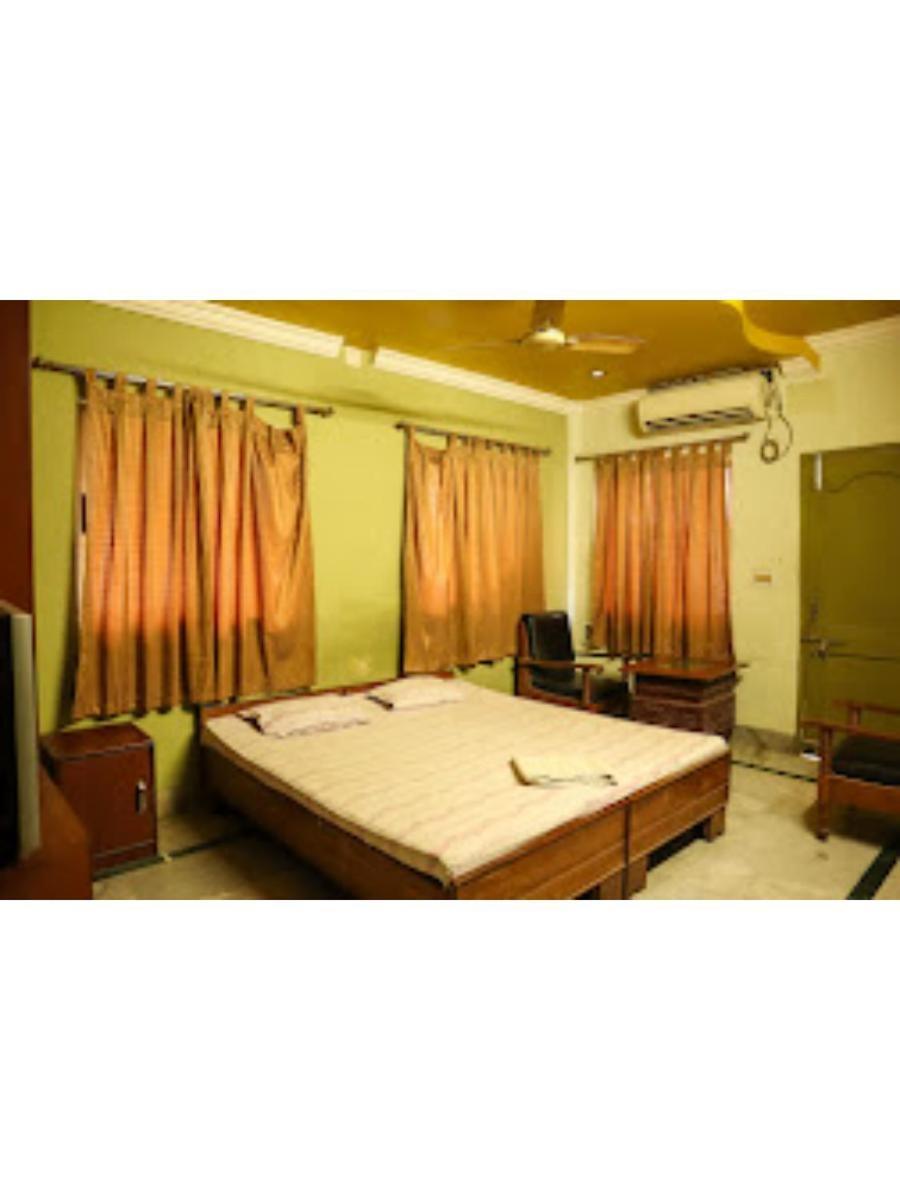 Roxy Inn,Cuttack Eksteriør bilde